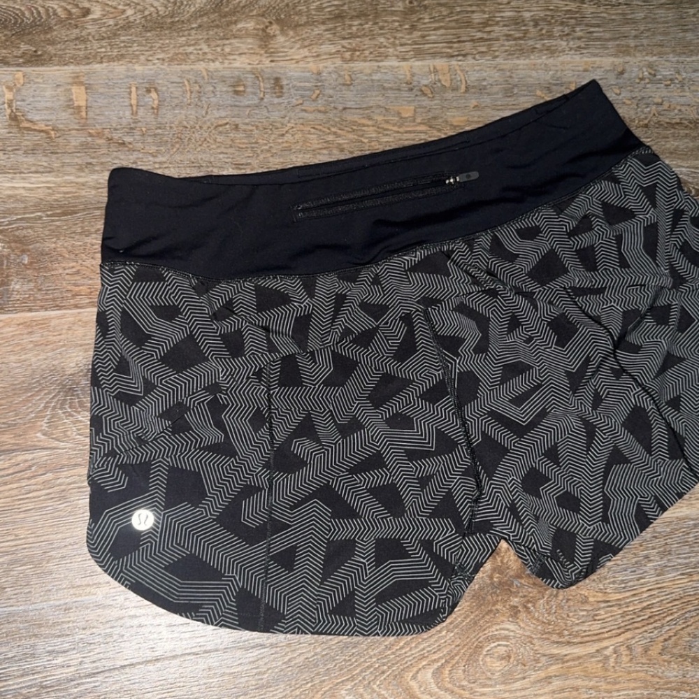 Lululemon 10 tall shorts
